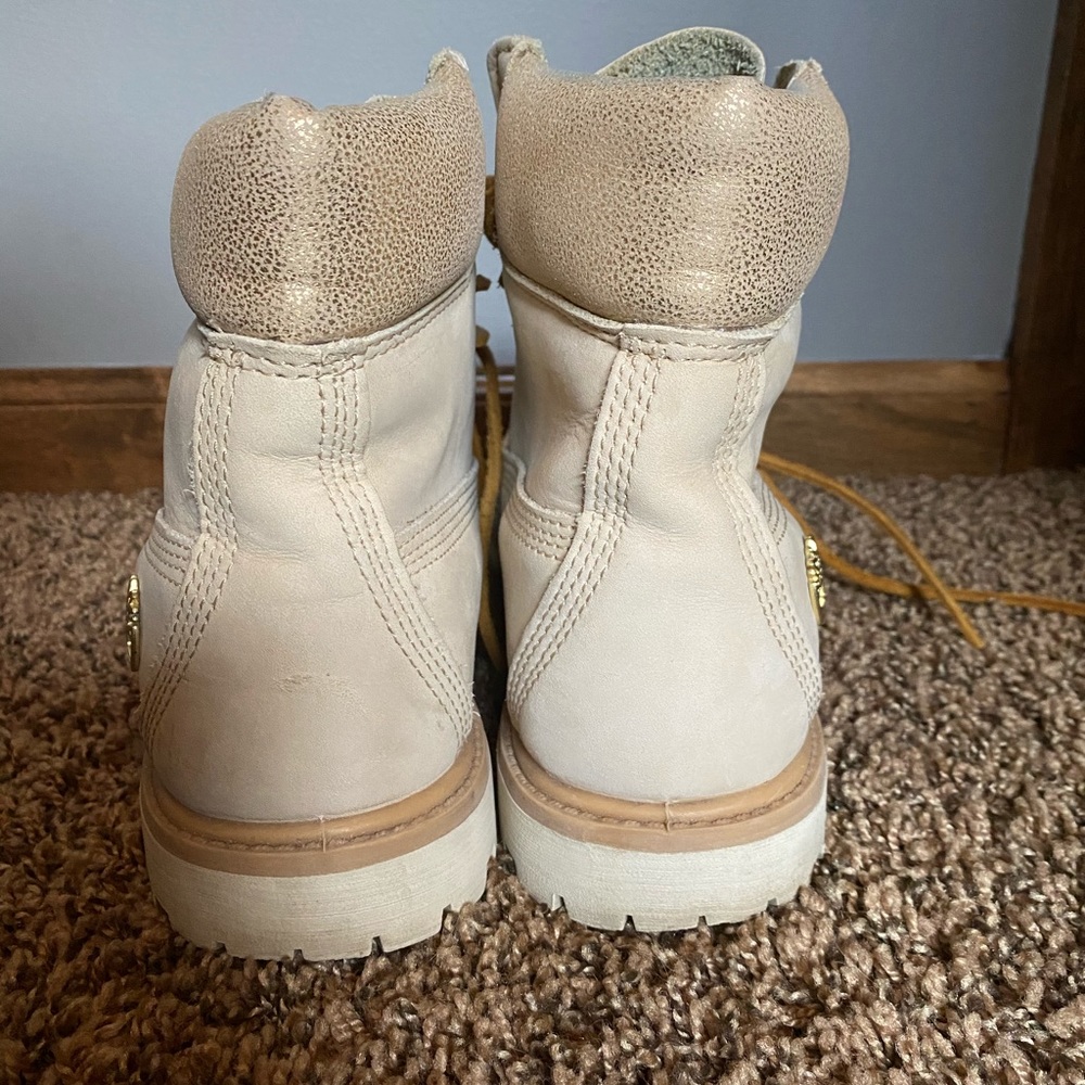 Timberlands size 9 - Picture 5 of 7